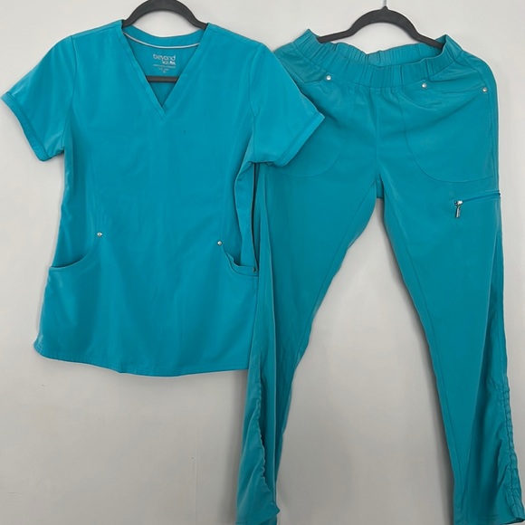 Scrubs - Picture 3 of 11